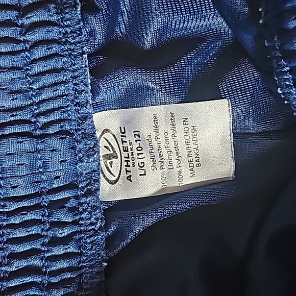 Boy's Short - Picture 3 of 4